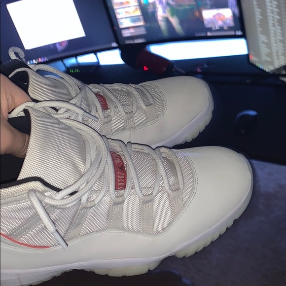 Jordan 11 platinum tint - Picture 1 of 1
